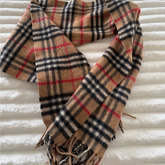 Burberry 100% Cashmere Plaid Signature Winter Scarf - Picture 7 of 7
